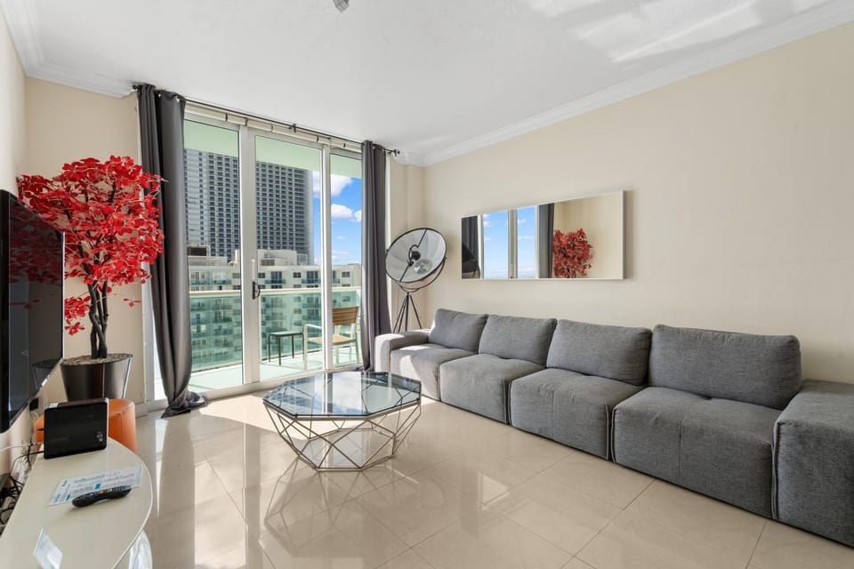 PROMO Komffy Penthouse w King Bed and Ocean view at Tides 16th floor Apartment in Hollywood Beach