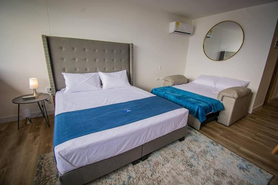 TOP FLOOR Studio Poblado, A/C, Coworking, gym 1416 Apartment in Medellin