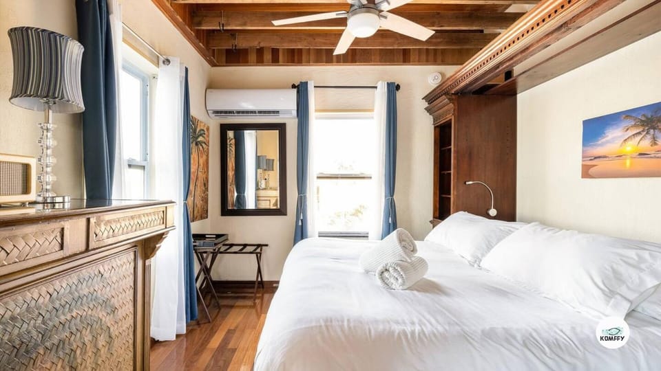 Komffy Studio Waterfront w/King Bed & Free Parking Apartment in Hollywood Beach