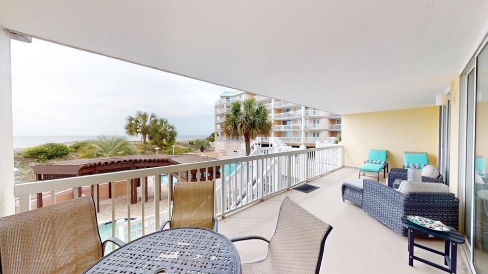 Seaside Bliss Oceanfront 3 Bedroom 3 Bath Condo House in South Carolina