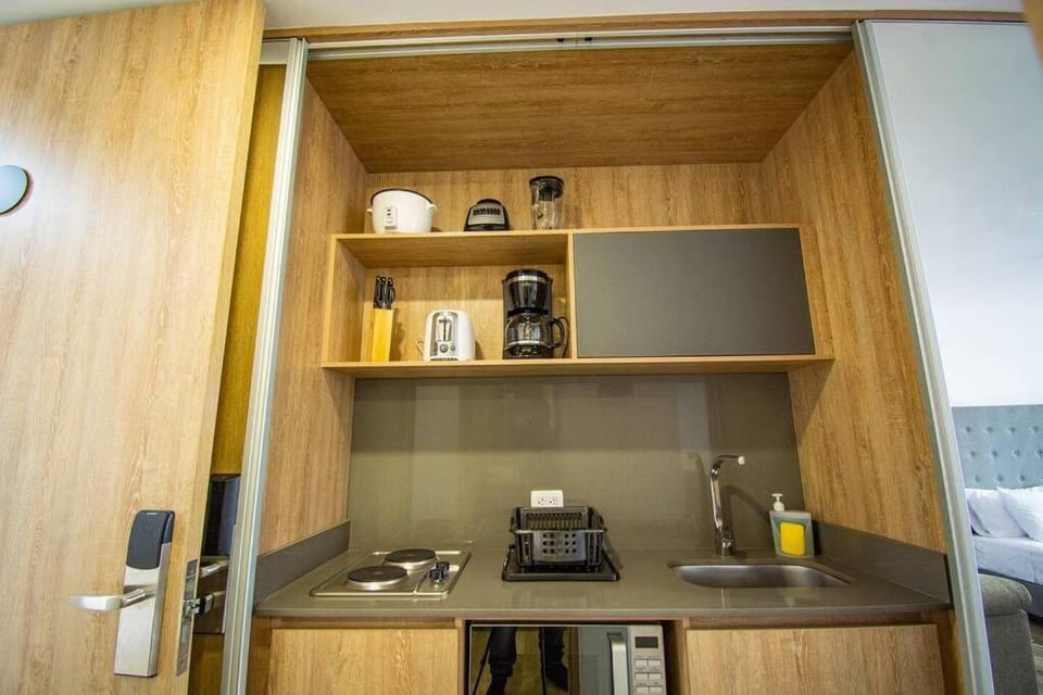 Bright Studio Topfloor A/C, Poblado Coworking1412 Apartment in Medellin