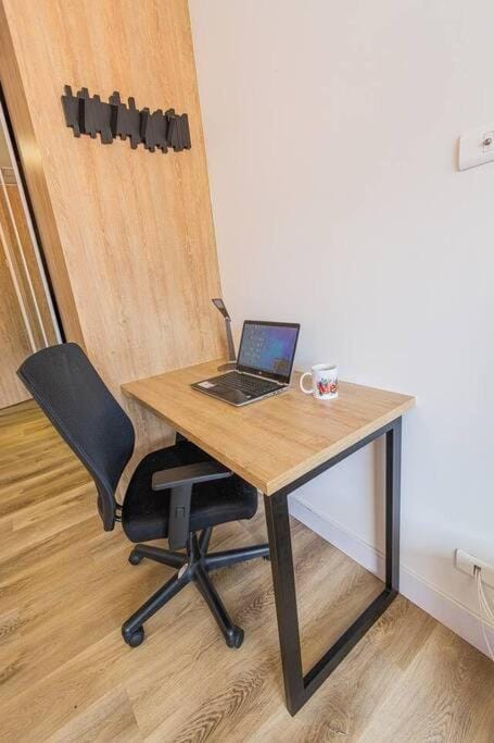 Poblado, Modern studio, coworking, A/C, Gym 1411 Apartment in Medellin