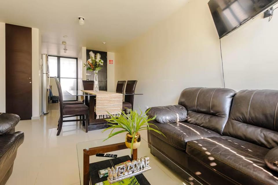 Communal lounge/ TV room, TV and multimedia, Living room, Seating area, Evening entertainment