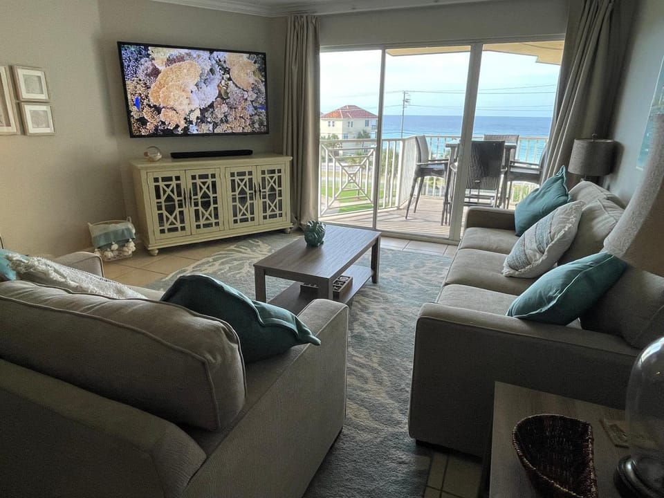 TV and multimedia, Living room, Sea view
