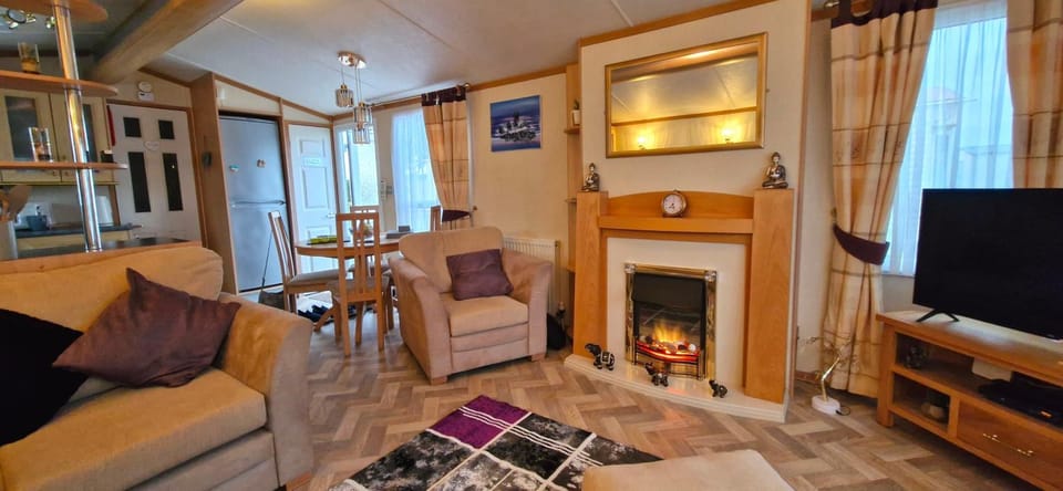 TV and multimedia, Living room, Dining area