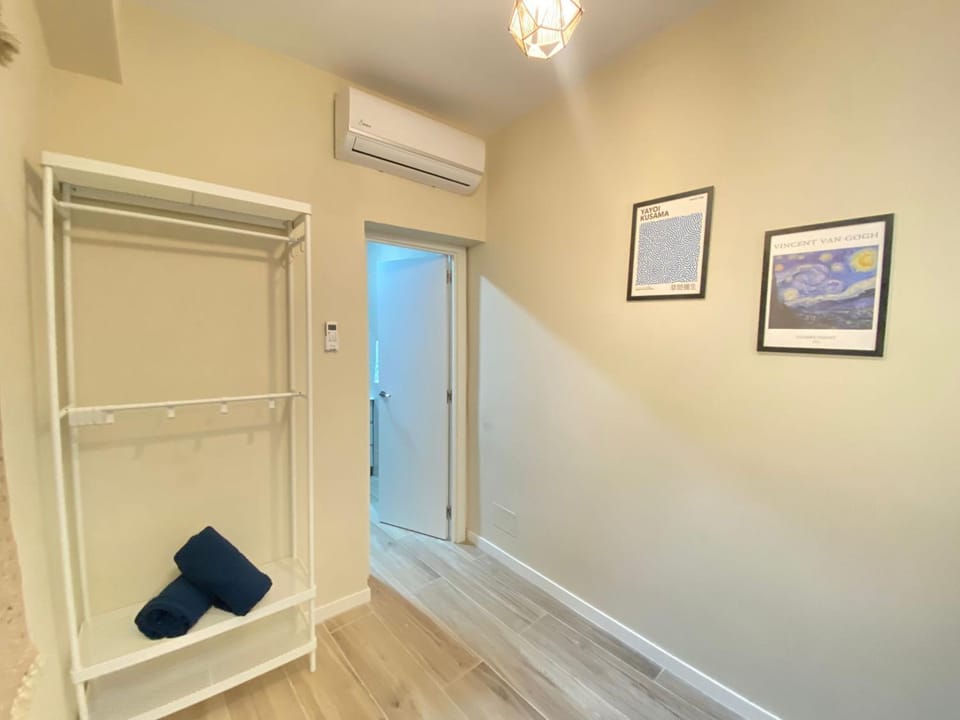Bedroom, wardrobe