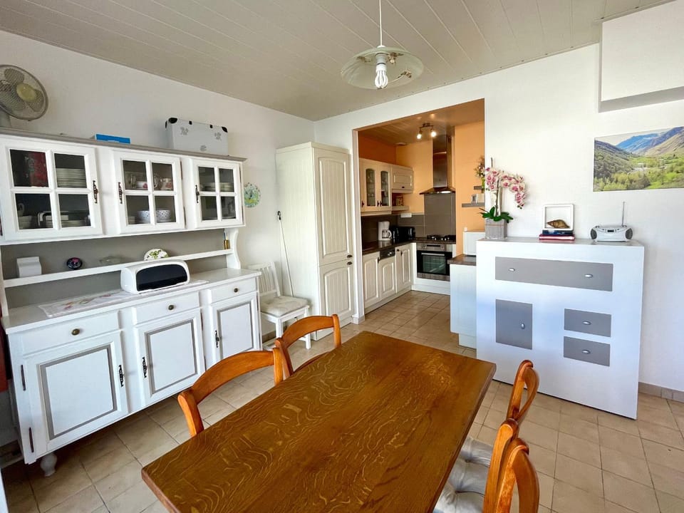 Maison Cosy Type 2 avec Patio Paisible, Proche Centre et Commerces – 3 Couchages - FR-1-231-322 House in Pays de la Loire