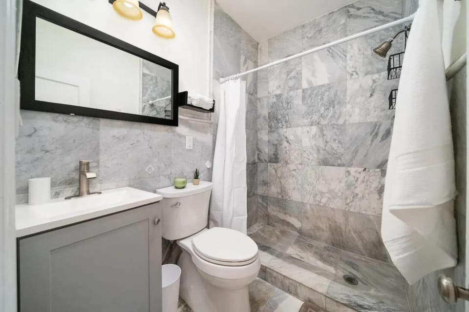 Waterside Studio w/ King bed - Hollywood Apartment in Hollywood Beach