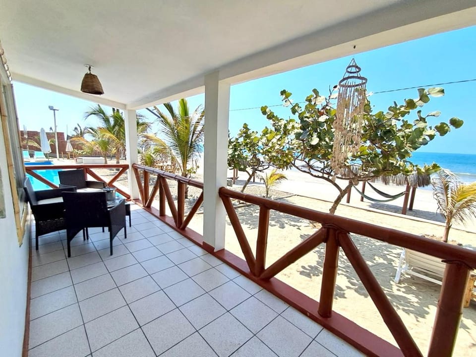 Casuarinas del Mar Chalet Playa Caballito de Mar Apartment hotel in Canoas de Punta Sal