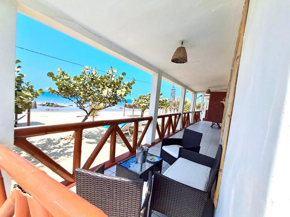 Casuarinas del Mar Chalet Playa Caballito de Mar Apartment hotel in Canoas de Punta Sal