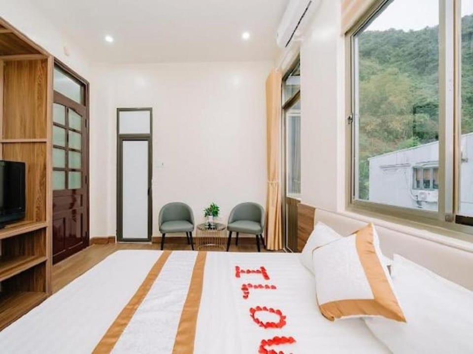 Communal lounge/ TV room, TV and multimedia, Photo of the whole room, Seating area, Evening entertainment, Bedroom