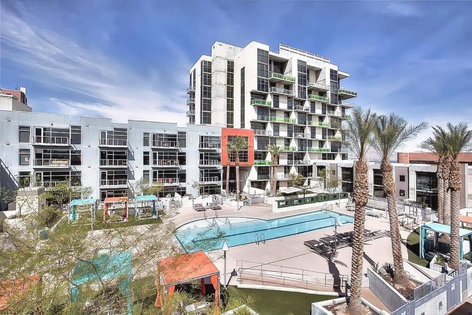 Property building, Pool view, Swimming pool, sunbed