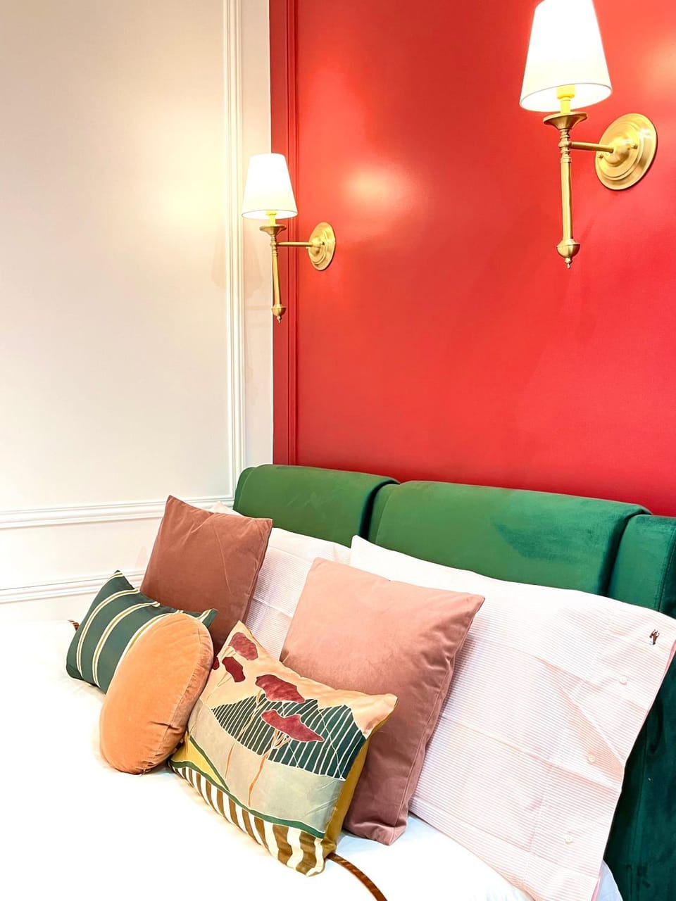 Studio Design Chic Central Paris Apartment in Paris