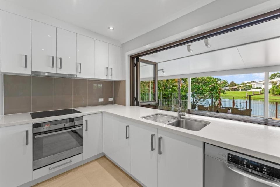 Kitchen or kitchenette, kitchen