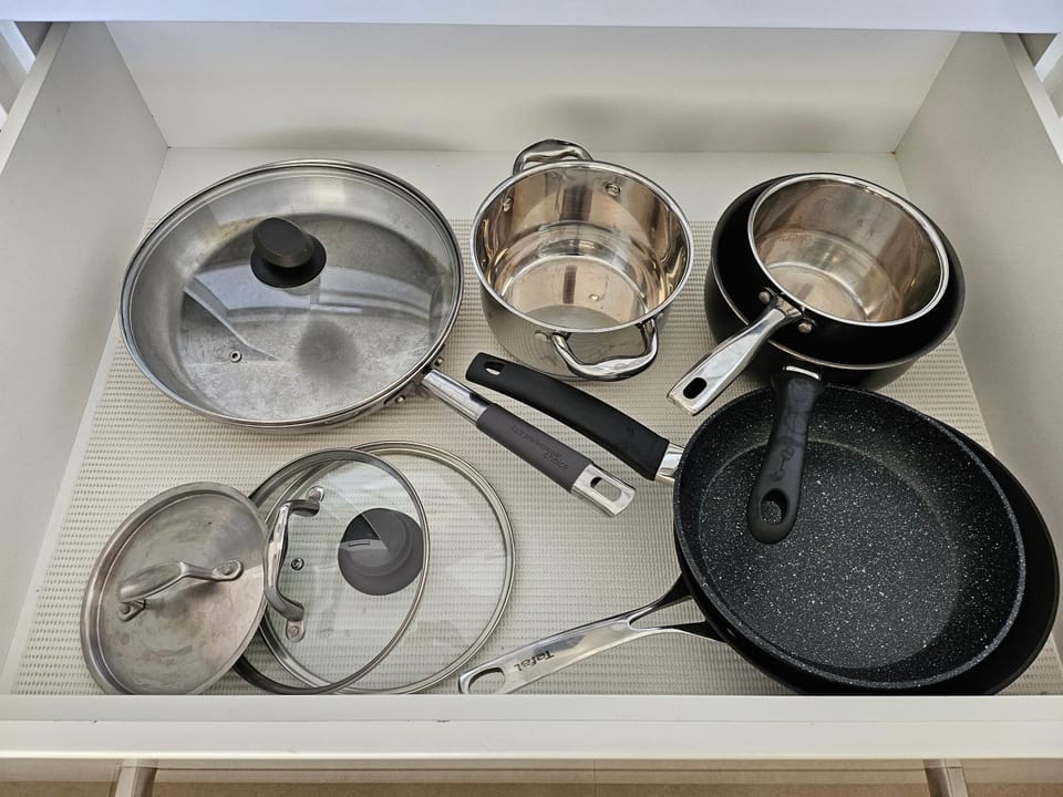 Kitchen or kitchenette, kitchen
