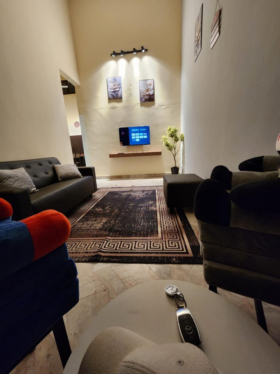 Communal lounge/ TV room, TV and multimedia, Living room, Seating area, Evening entertainment