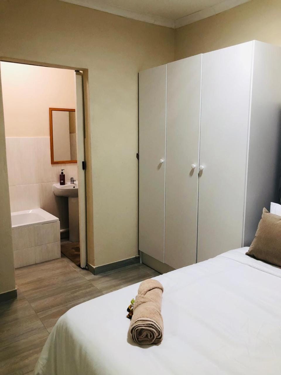 Peshline Guest House Unit 3 Bed and Breakfast in South Africa