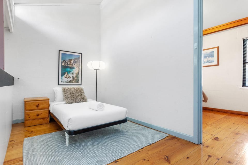 13 Cottesloe - steps from beach - sleeps 3 Apartment in Perth