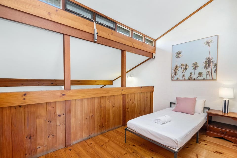 14 Cottesloe - steps from beach - sleeps 2 Apartment in Perth