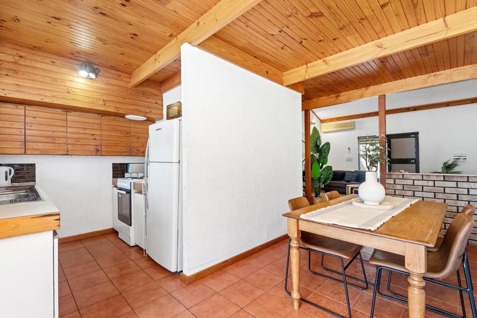 14 Cottesloe - steps from beach - sleeps 2 Apartment in Perth
