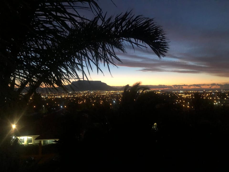 Dusk 2 Dawn Self Catering Guest House Apartment in Cape Town