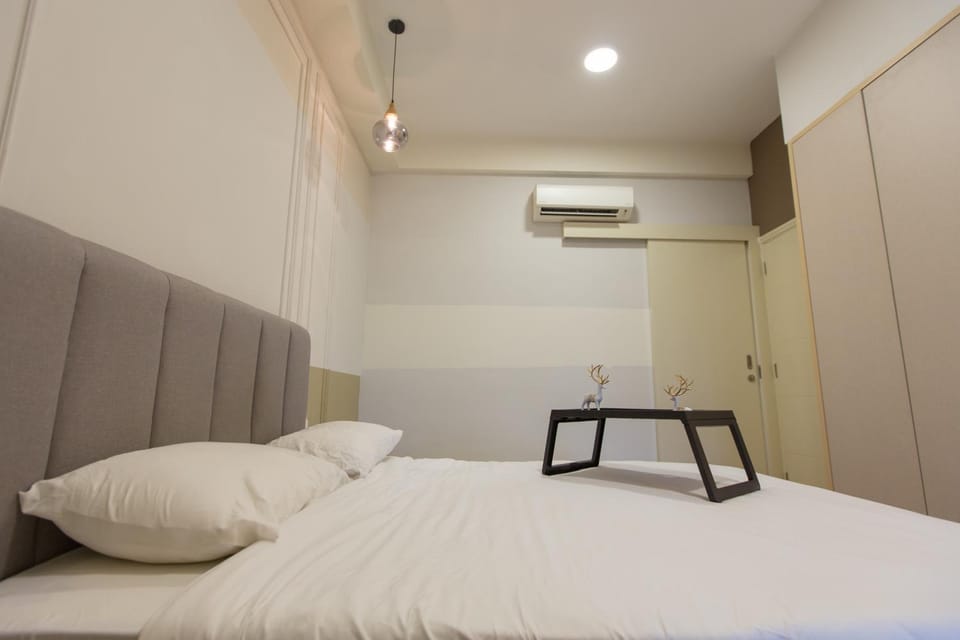 Bed, Photo of the whole room, Bedroom, air conditioner