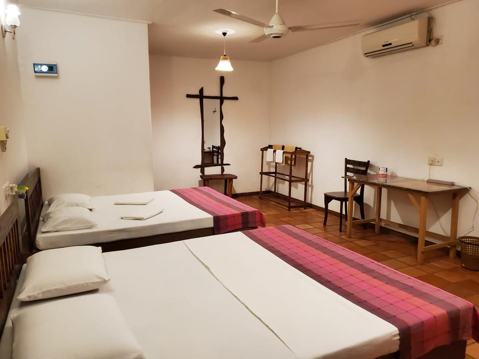 Bed, Photo of the whole room, Bedroom, air conditioner
