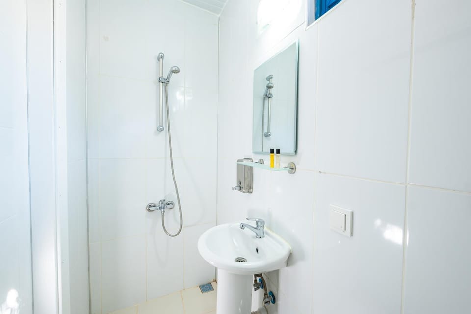 Shower, Bathroom, towels
