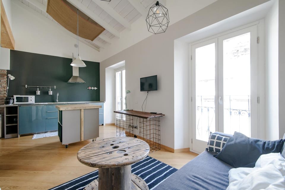 TV and multimedia, Kitchen or kitchenette, Living room, Seating area, minibar, pet friendly, stove
