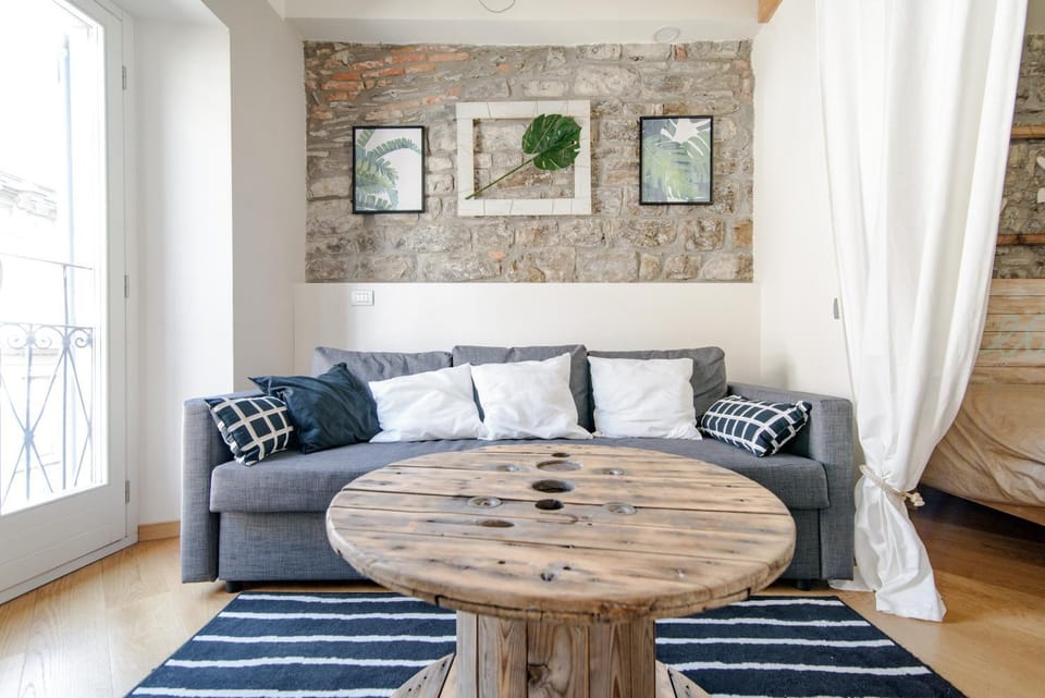 Living room, Photo of the whole room