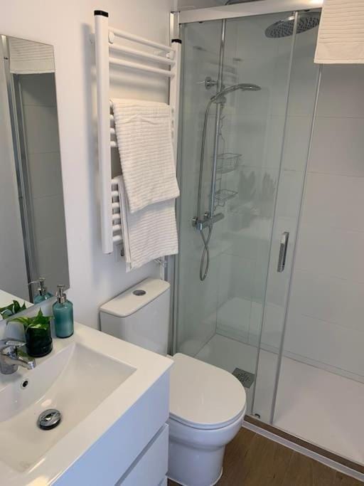 Shower, Toilet, Bathroom