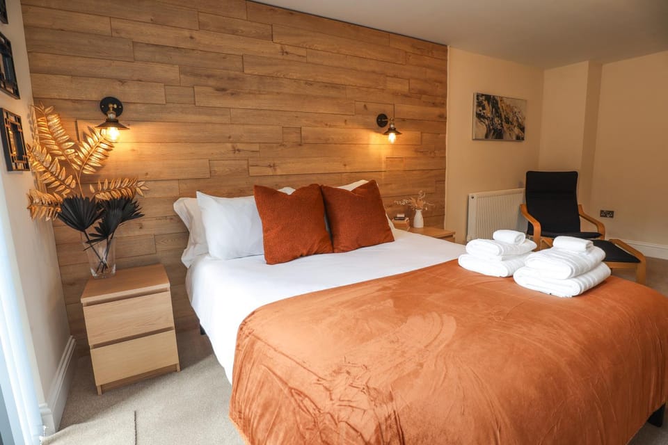 Bed, towels
