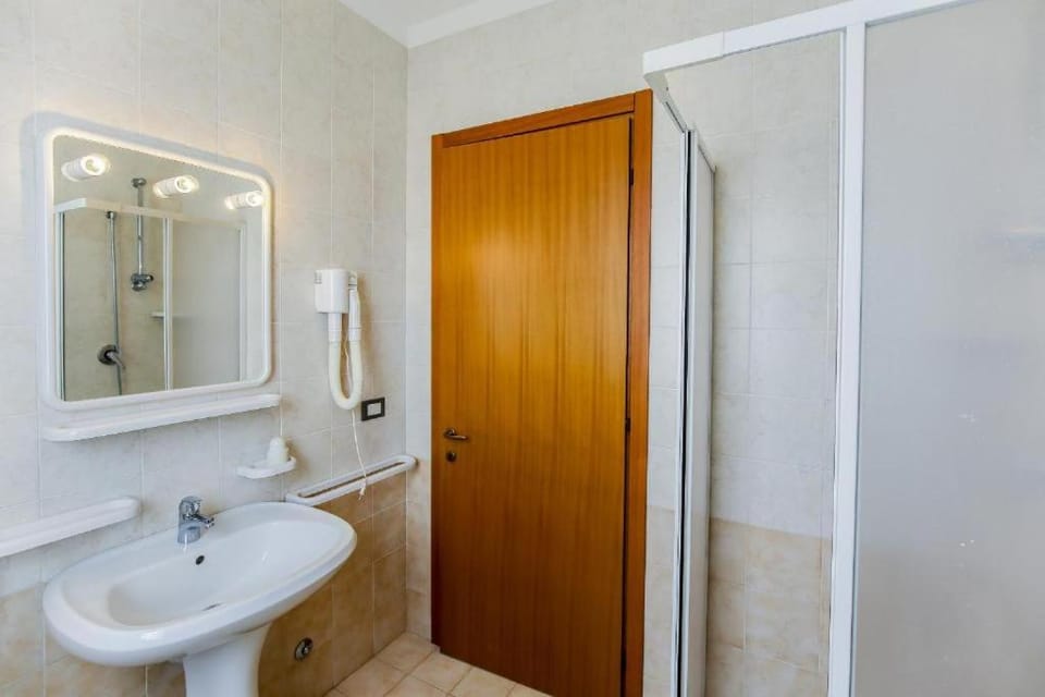 Shower, Toilet, Bathroom, bidet, heating