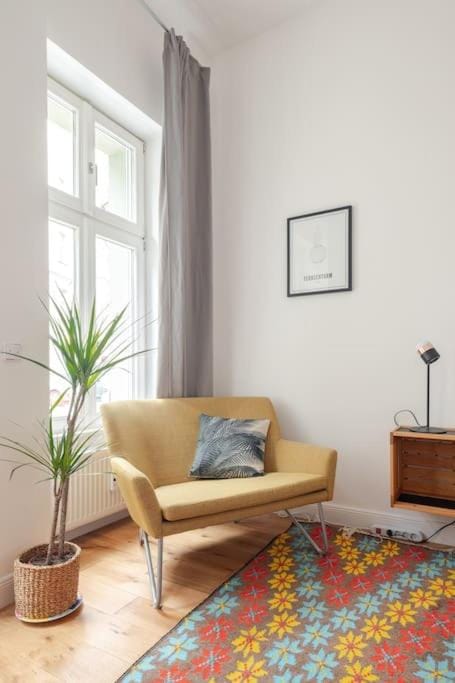 Seating area, Bedroom