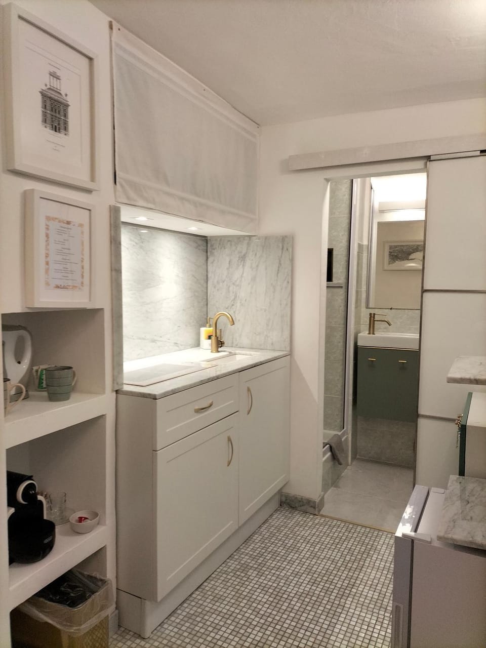 Kitchen or kitchenette