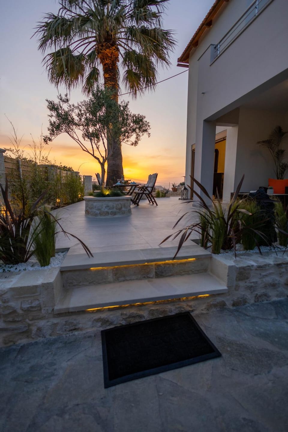 Balcony/Terrace, Mountain view, Sunset