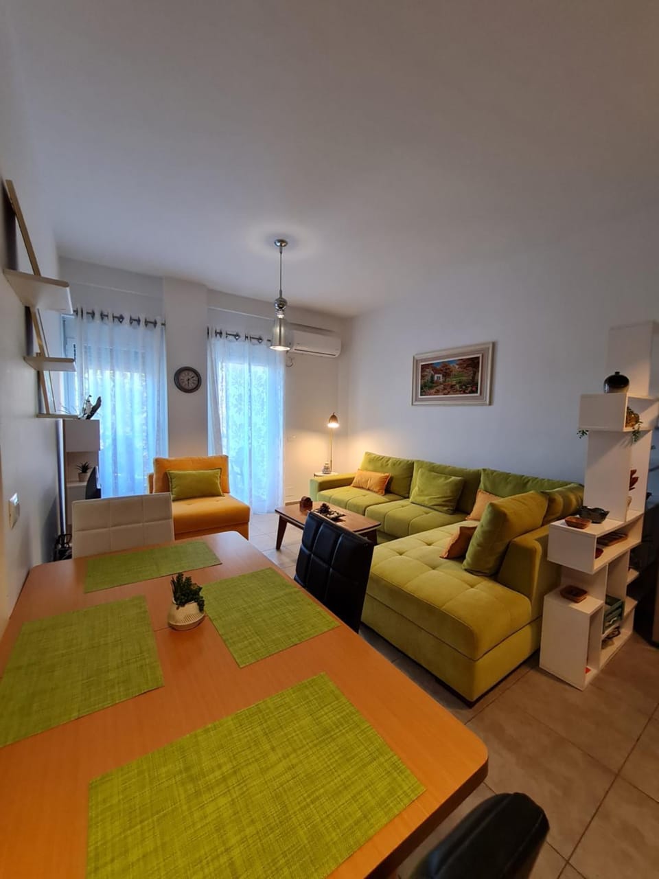 TV and multimedia, Living room, Photo of the whole room, Seating area