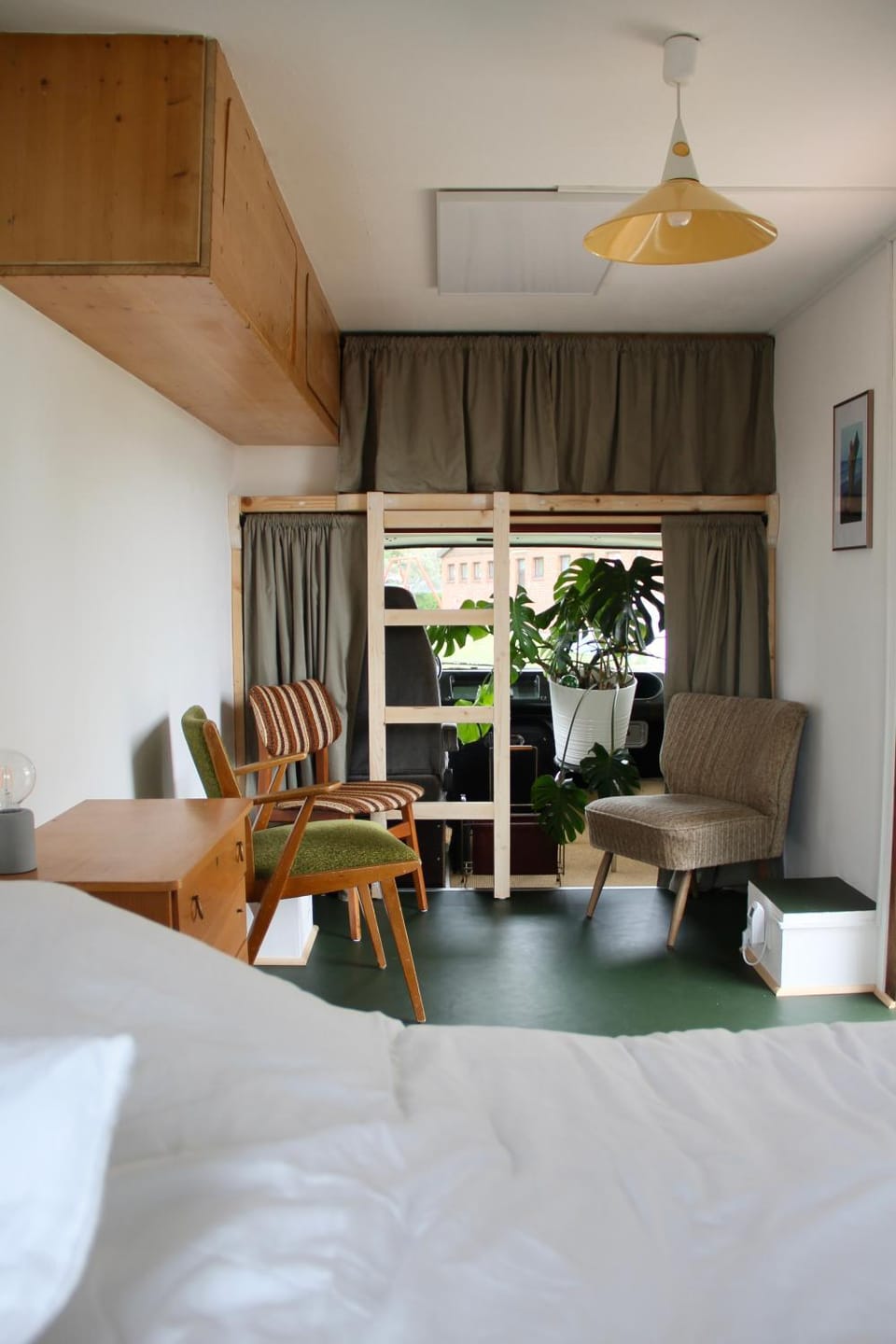 Photo of the whole room