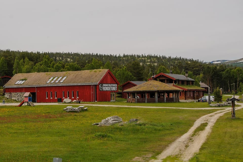 Facade/entrance, BBQ facilities, Children play ground, Fishing, Garden, Canoeing, Hiking, Mountain view