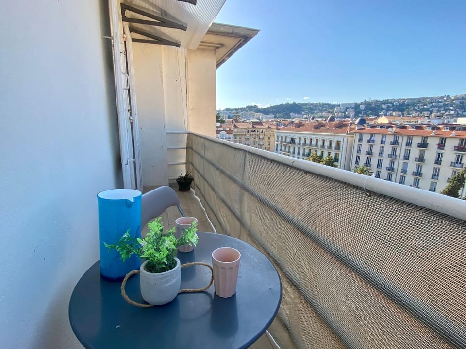 Balcony/Terrace, Dining area, City view