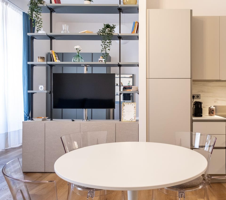 TV and multimedia, Kitchen or kitchenette, Living room, Dining area