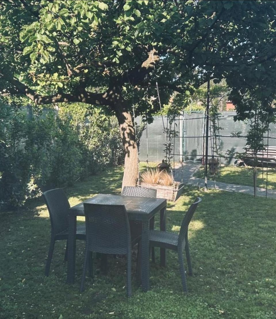 Appia Antica Country House giardino parcheggio Fermata bus House in Rome