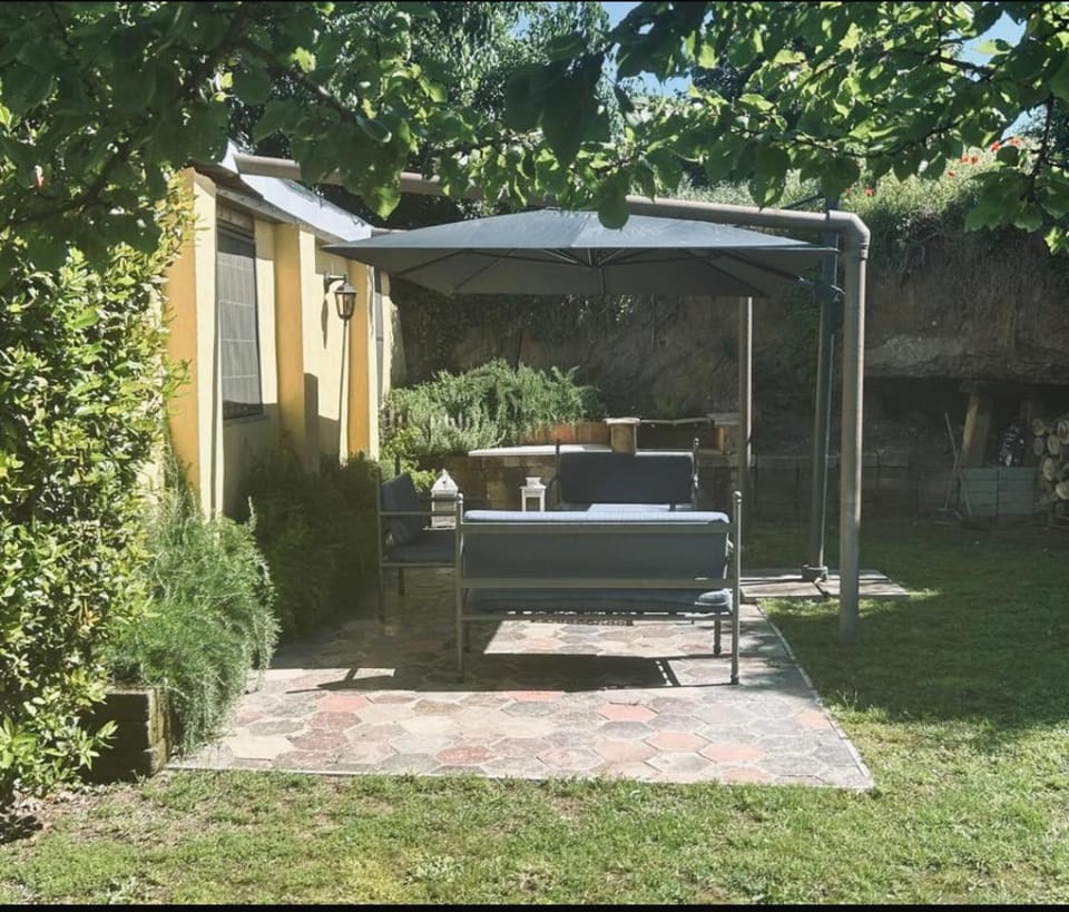 Appia Antica Country House giardino parcheggio Fermata bus House in Rome