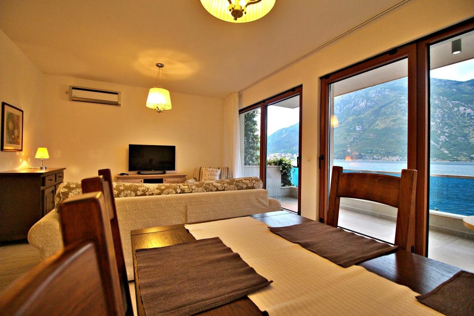 Living room, Sea view