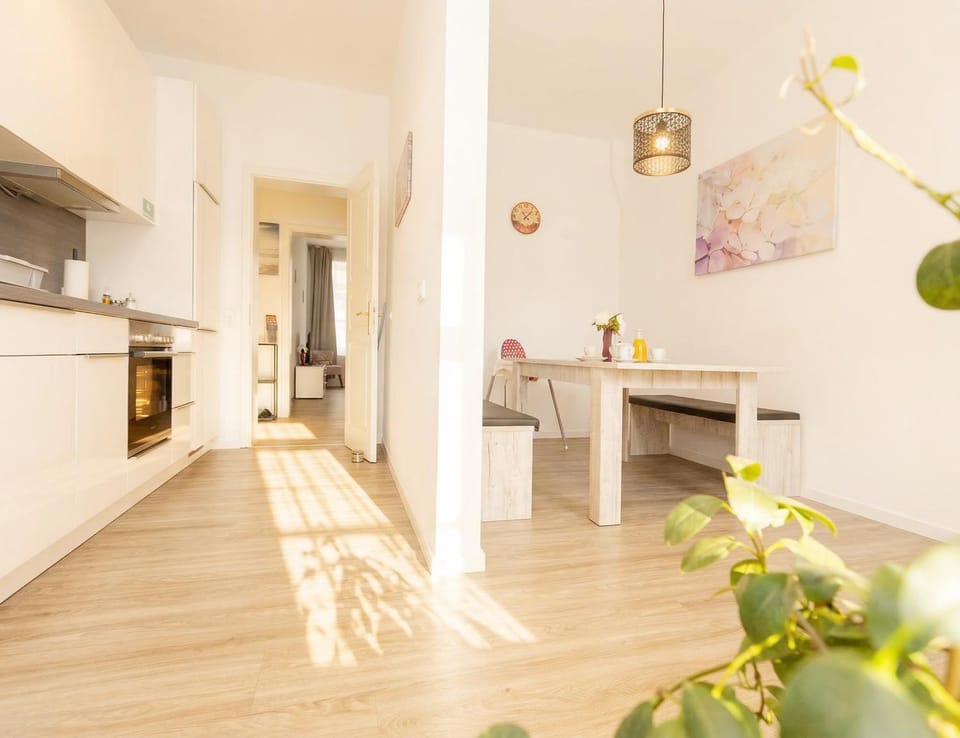 Decorative detail, Dining area, oven, kitchen