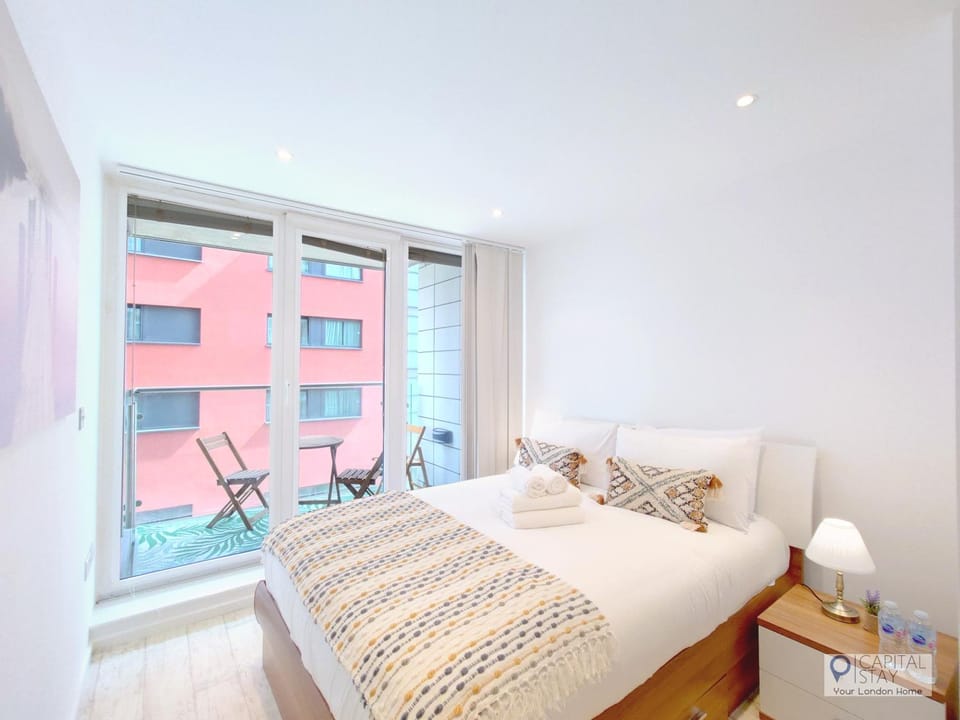 Deluxe One Bed Apartment by London ExCeL & O2 Apartment in London