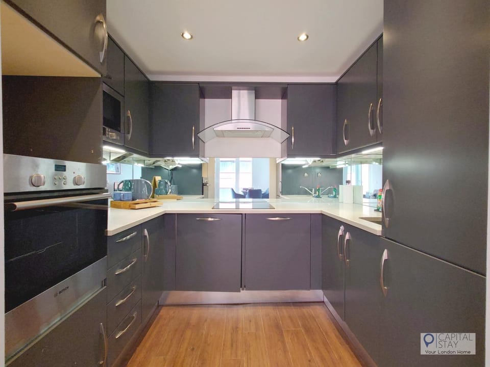 Deluxe One Bed Apartment by London ExCeL & O2 Apartment in London
