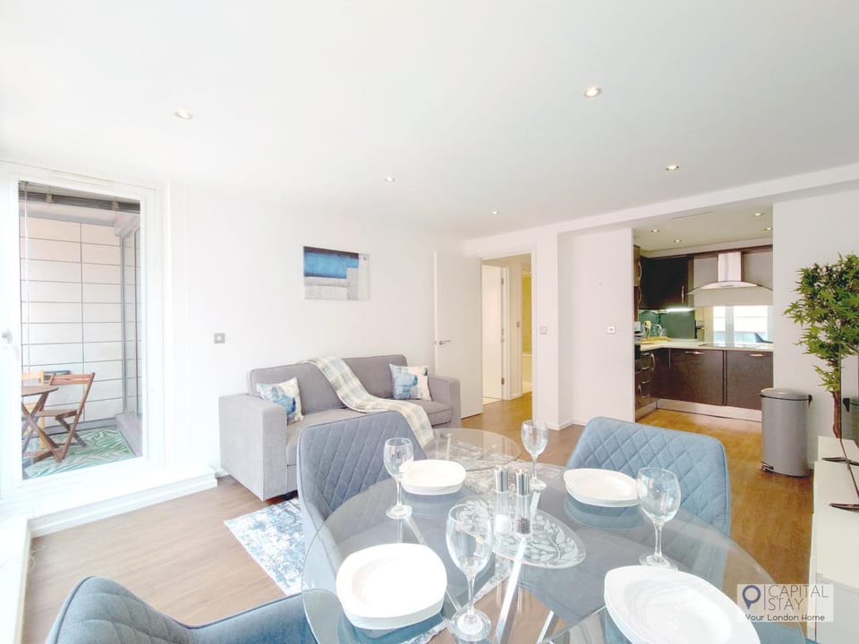 Deluxe One Bed Apartment by London ExCeL & O2 Apartment in London