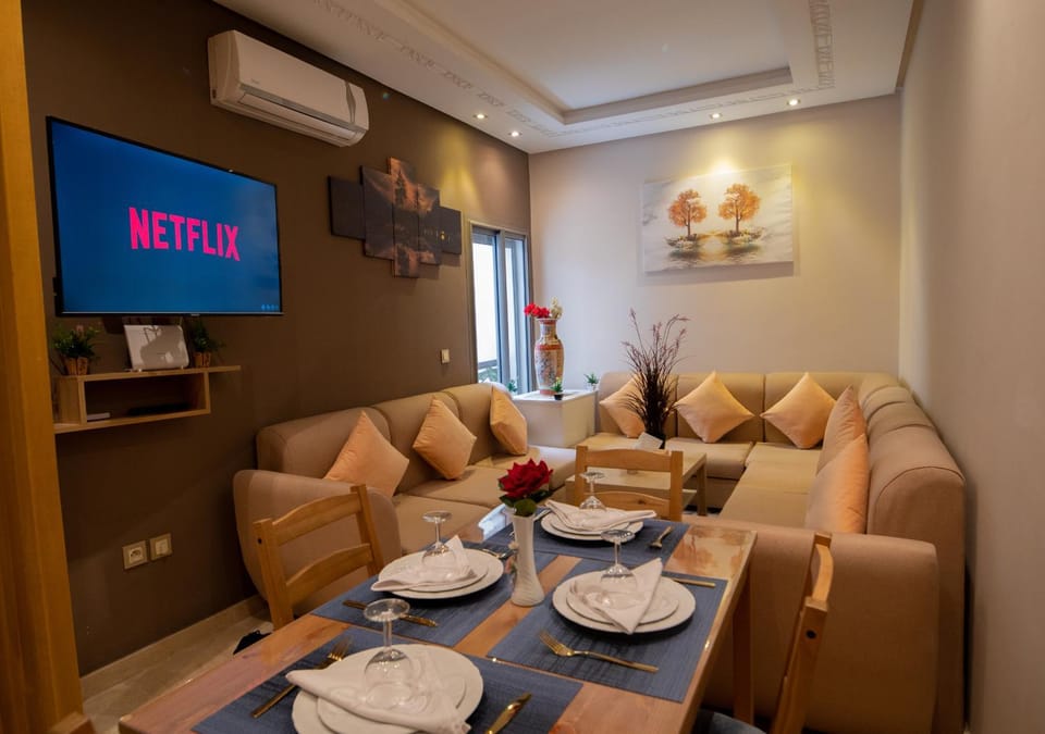 TV and multimedia, Living room, Dining area