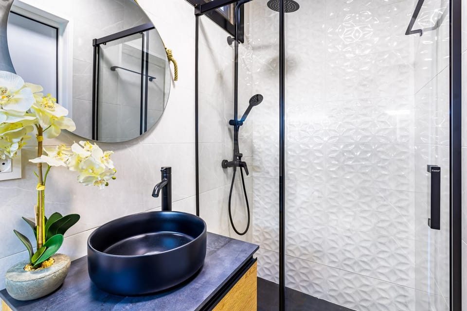 Shower, Bathroom